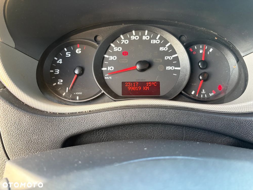 Nissan NV400 - 24