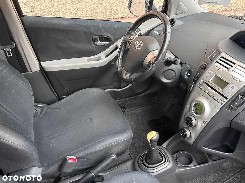 Toyota Yaris 1.4 D-4D Executive - 13