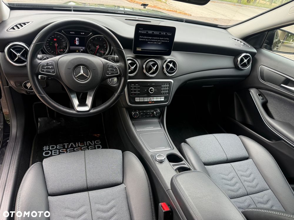 Mercedes-Benz GLA 180 7G-DCT - 7