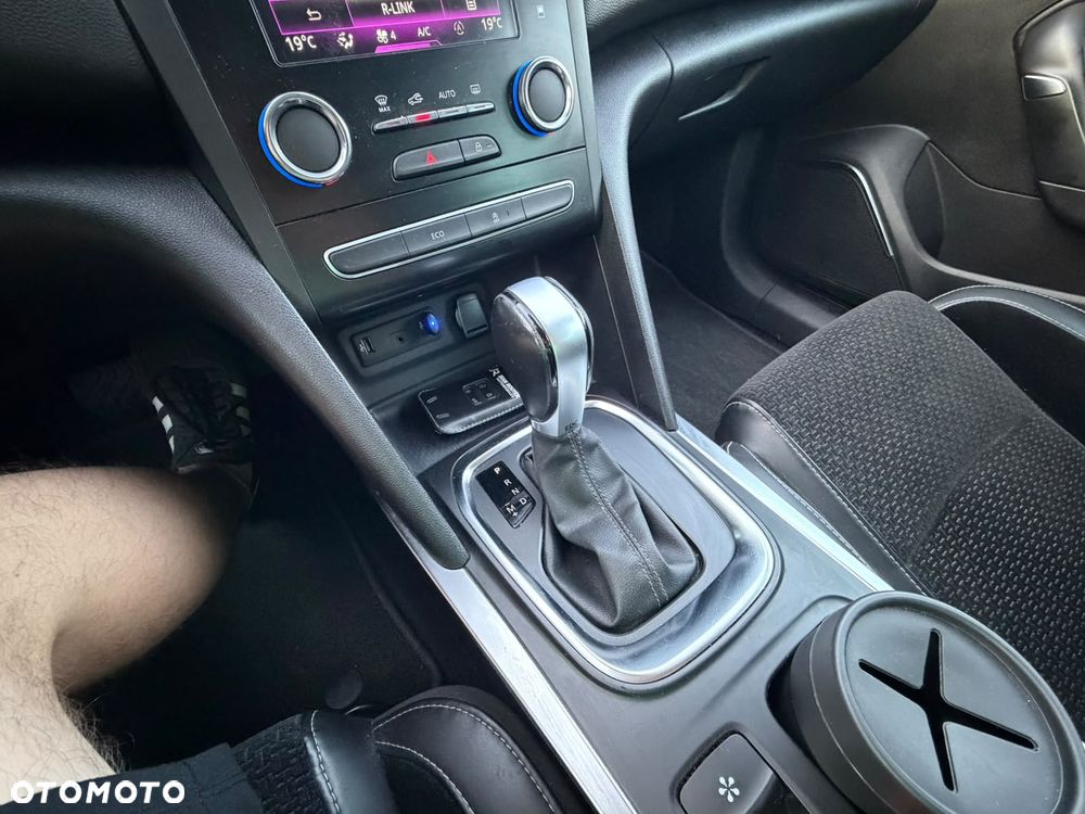 Renault Megane TCe 140 GPF EDC INTENS - 25