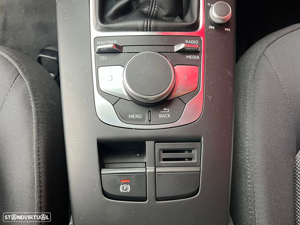 Audi A3 Sportback 1.6 TDI Attraction - 27