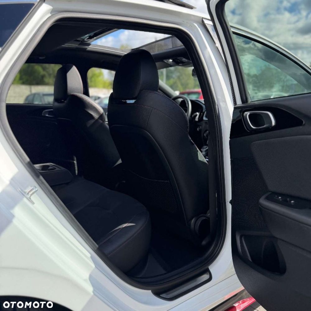 Kia ProCeed 1.6 T-GDI GT DCT - 29