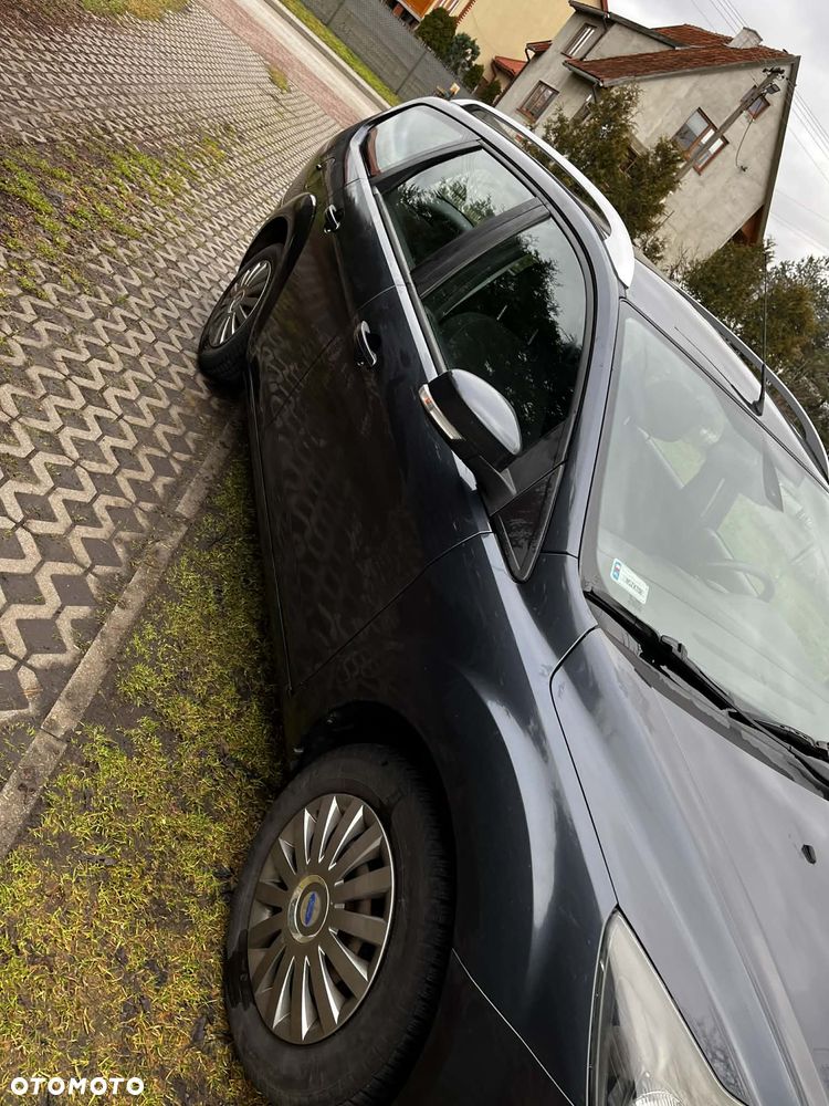 Ford Focus 1.8 FF Trend - 29