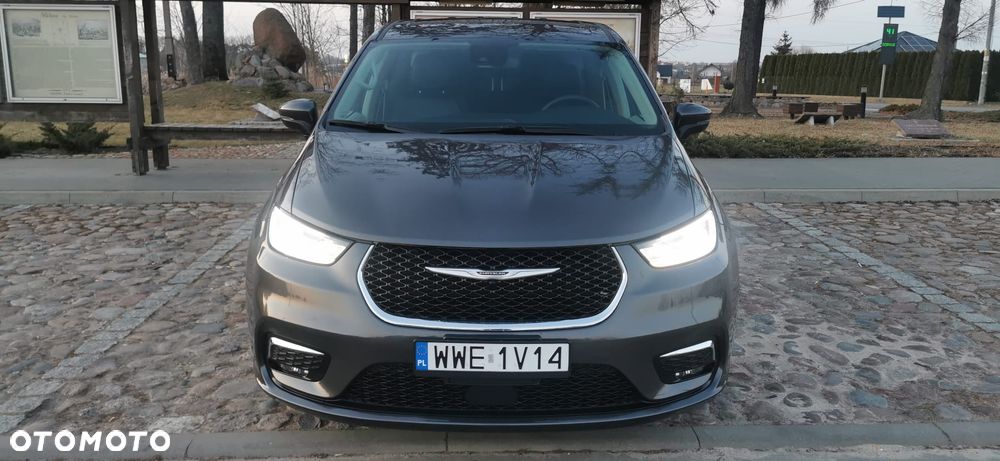 Chrysler Pacifica - 8