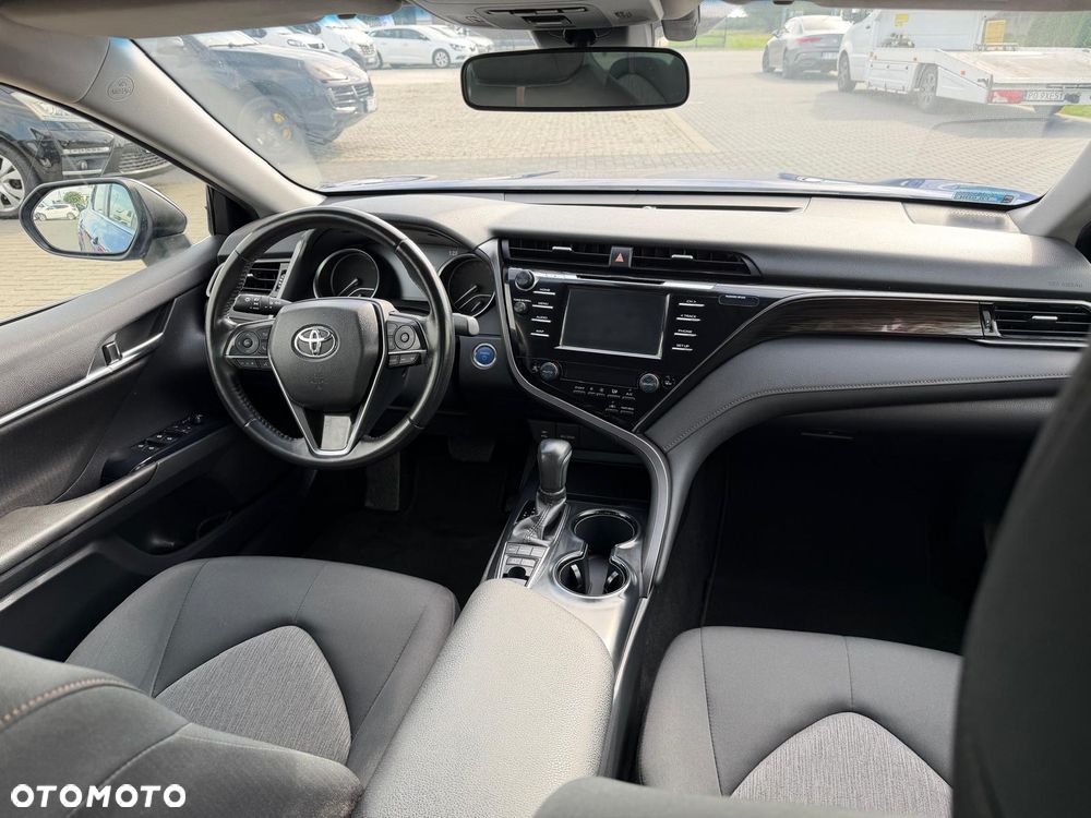 Toyota Camry 2.5 Hybrid Comfort CVT - 8