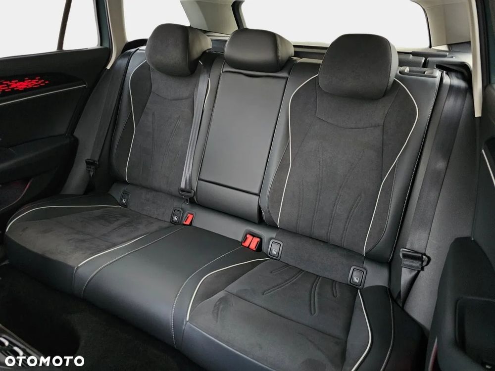 Volkswagen Passat Variant - 38