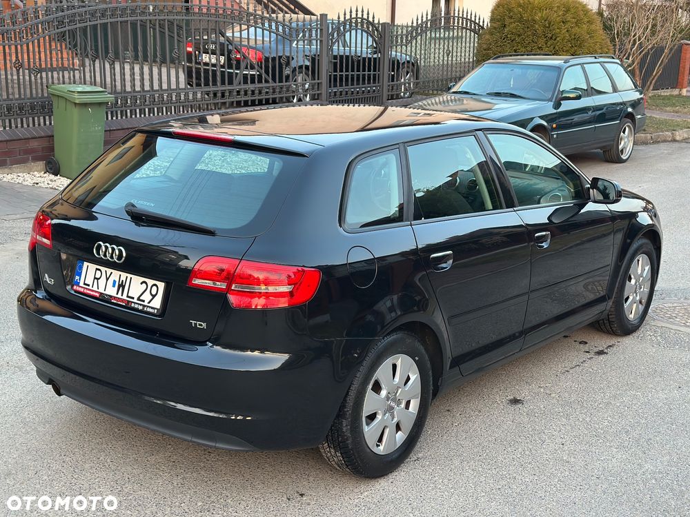 Audi A3 Sportback 1.6 TDI DPF Attraction - 9