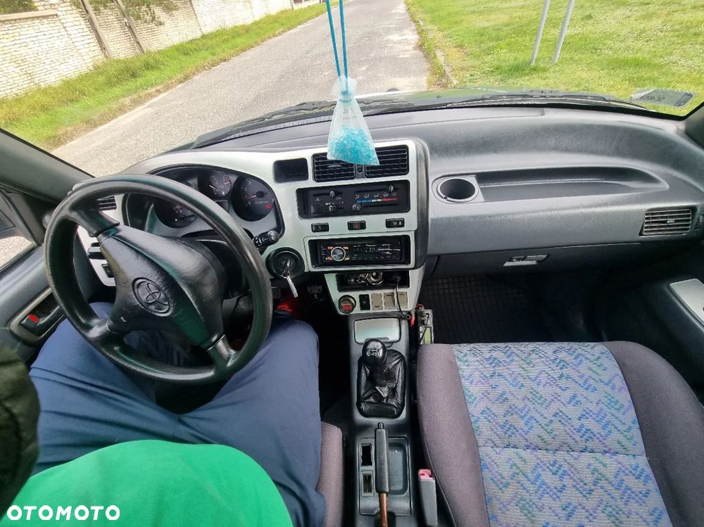Toyota RAV4 2.0 Special - 21