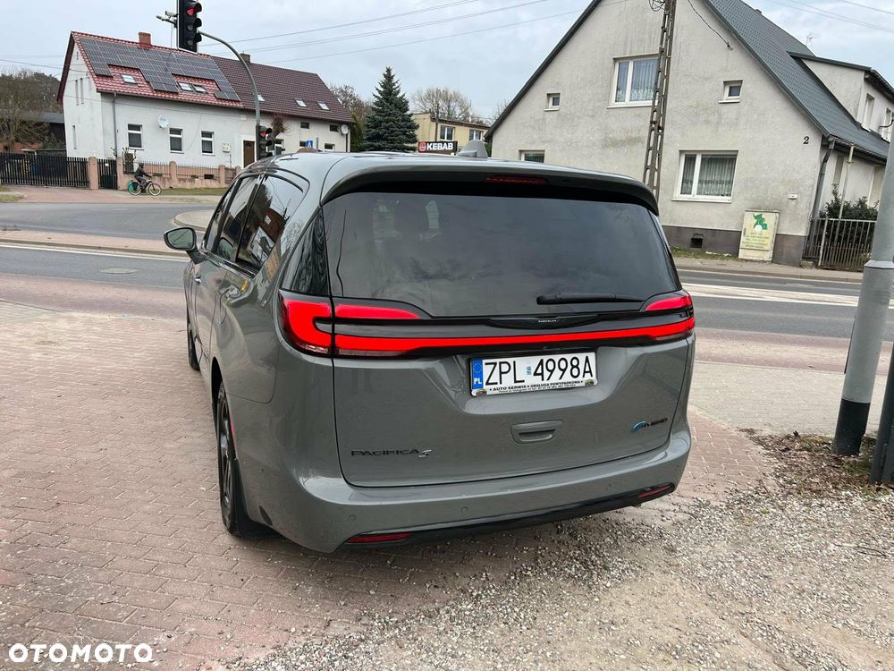 Chrysler Pacifica - 6