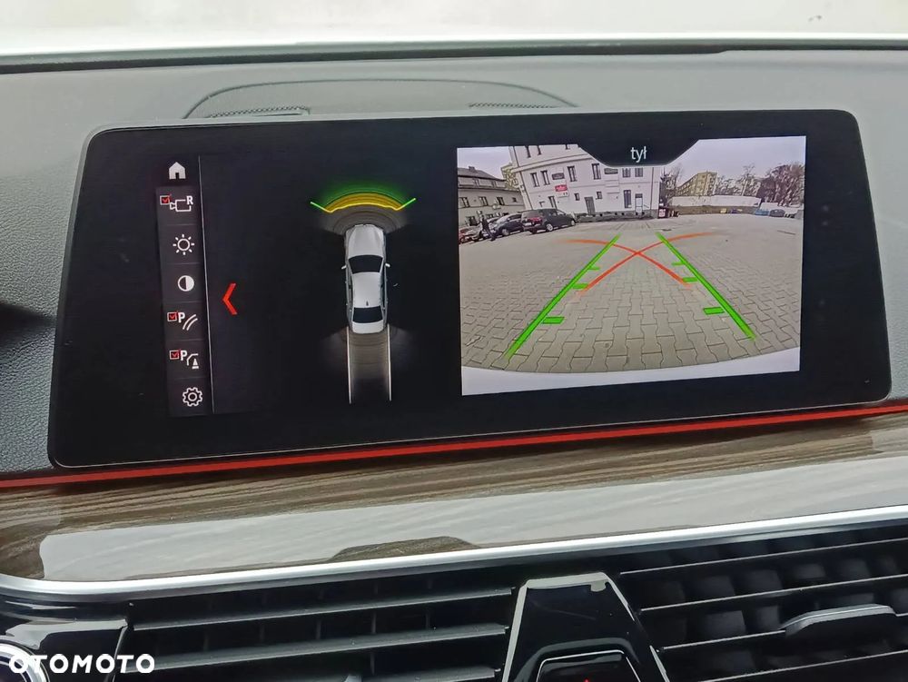 BMW Seria 5 530i xDrive Sport Line sport - 24