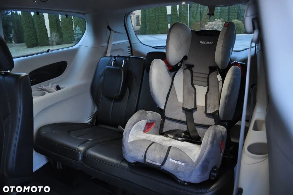 Chrysler Pacifica - 20