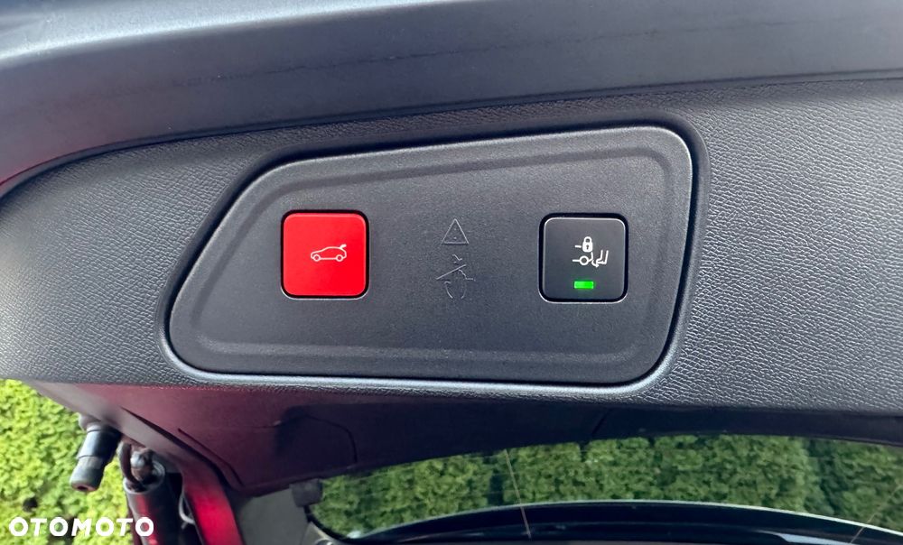 Peugeot 3008 1.5 BlueHDi Active S&S EAT8 - 33