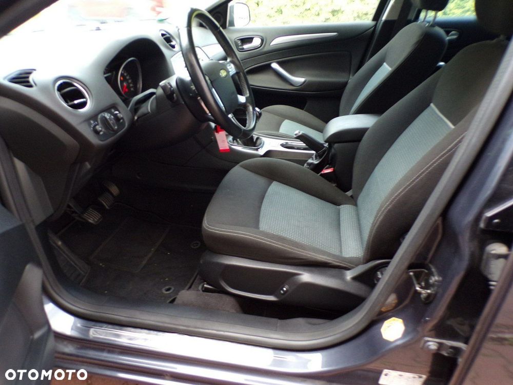 Ford Mondeo - 18