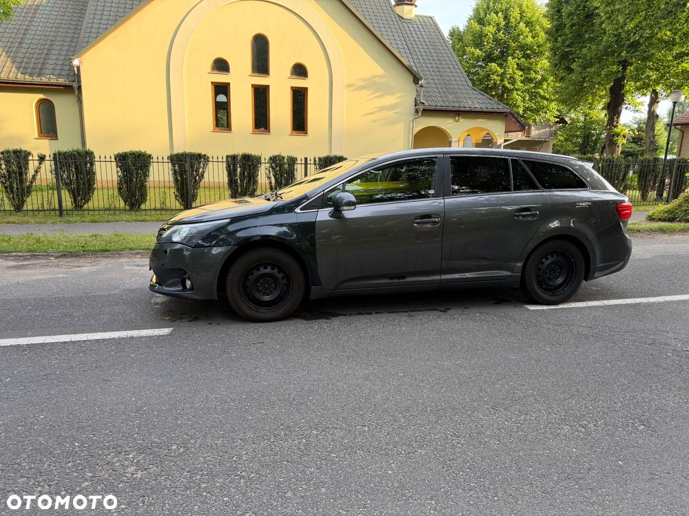 Toyota Avensis 1.8 Sol plus NAVI MS - 6