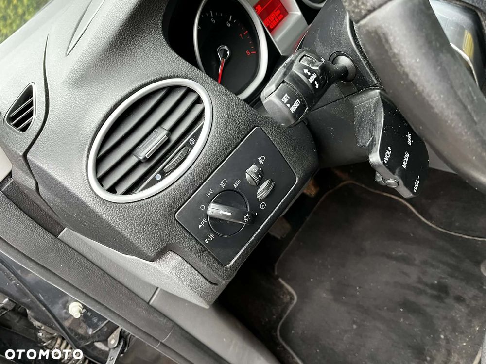 Ford Focus 1.8 FF Trend - 24