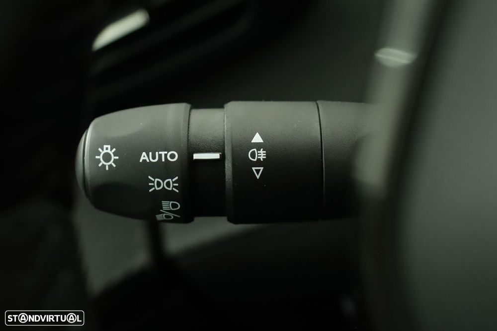 Peugeot 2008 1.2 PureTech Allure - 17