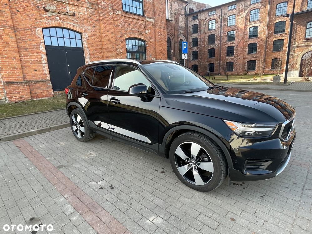 Volvo XC 40 T5 AWD Momentum - 2