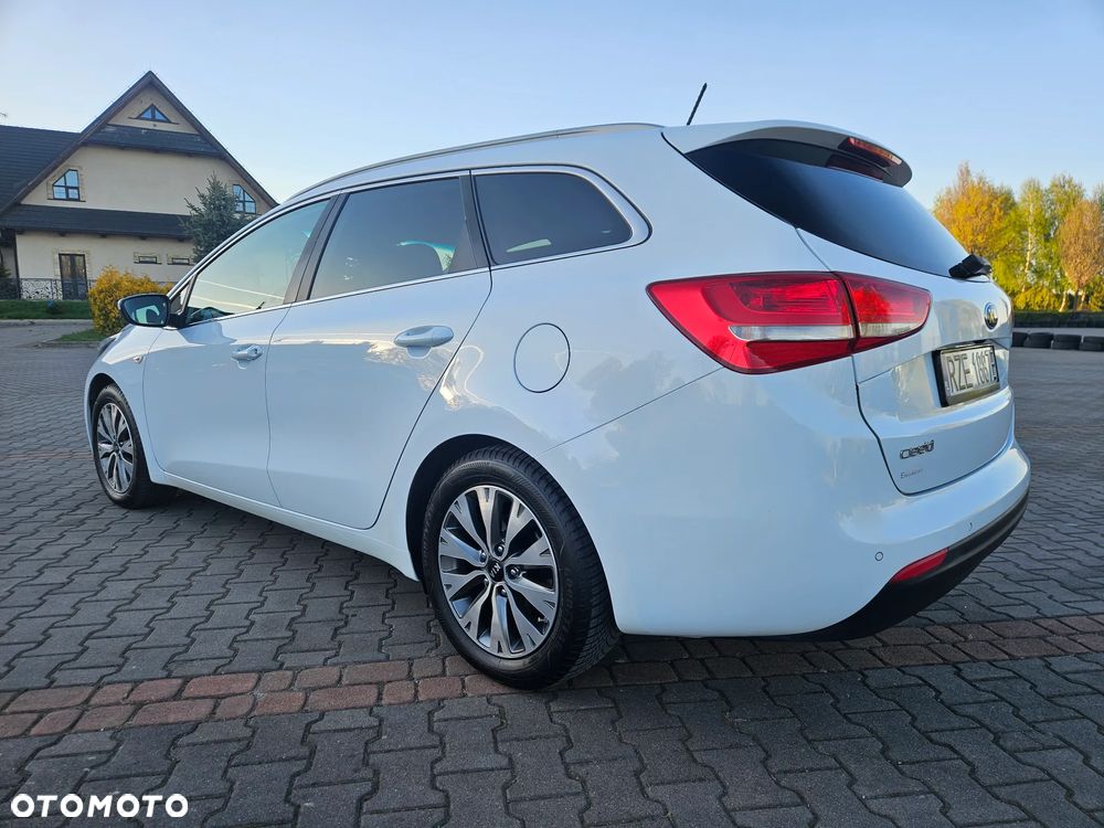 Kia Ceed 1.6 CRDi 136 ISG Dream-Team Edition - 9