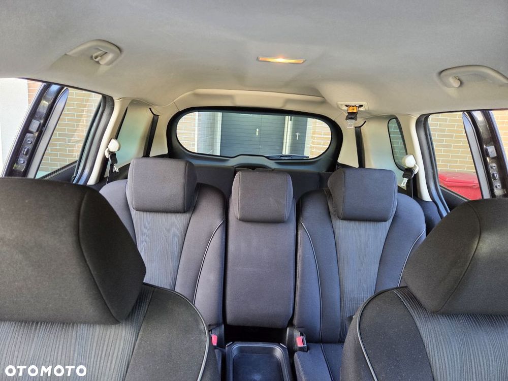Mazda 5 2.0 Navi + - 35