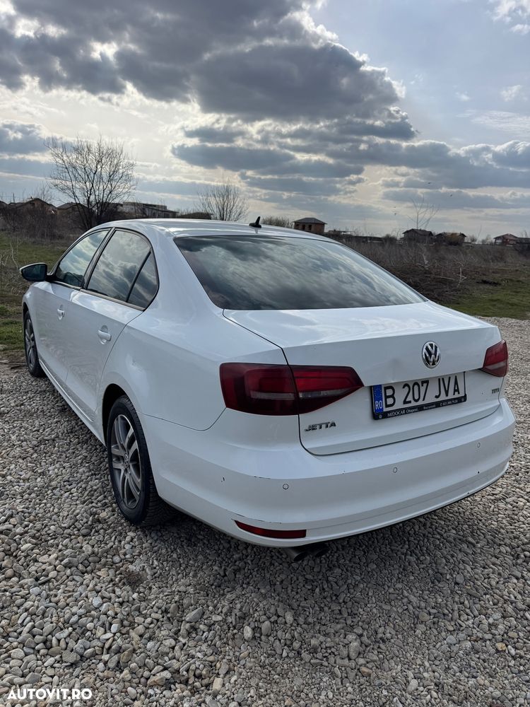 Volkswagen Jetta 2.0 TDI Comfortline - 5