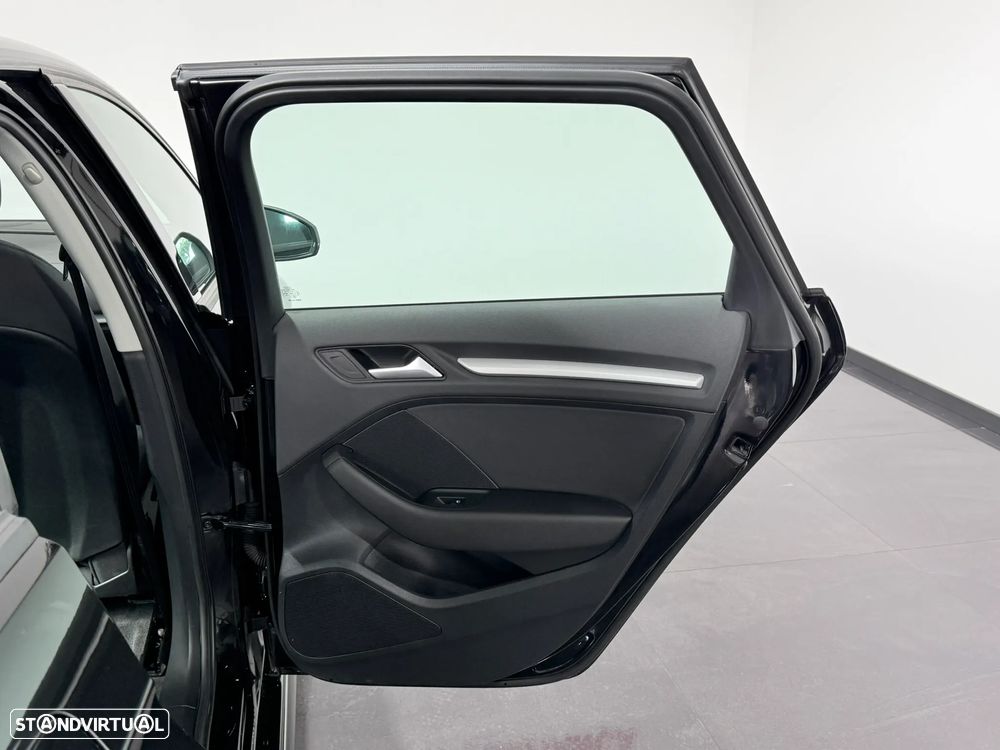 Audi A3 Sportback 1.6 TDI Advance Ultra - 44