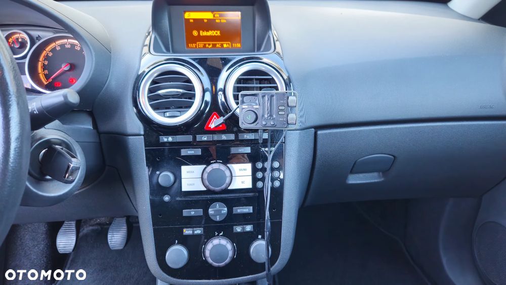 Opel Corsa - 8