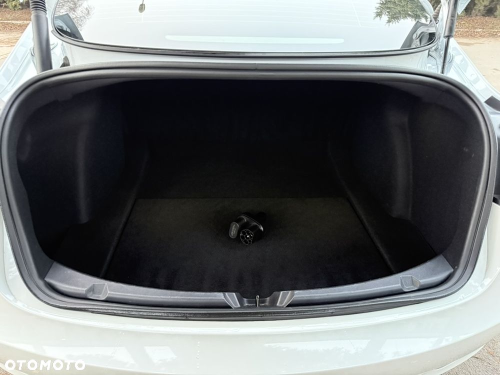Tesla Model 3 - 10