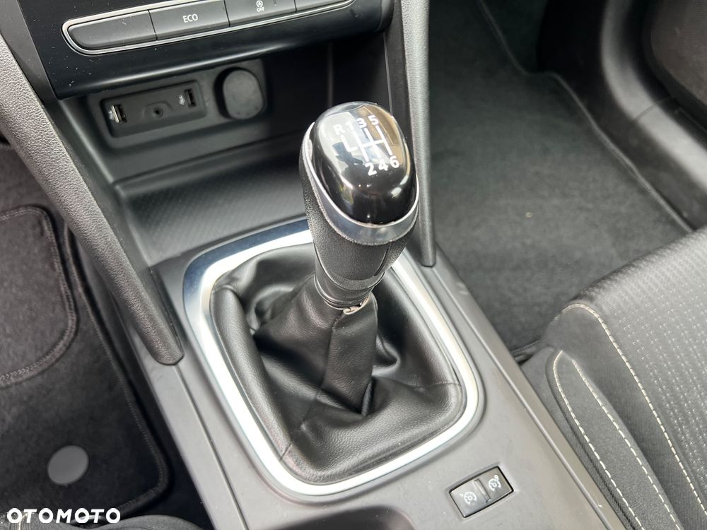 Renault Megane ENERGY TCe 100 LIMITED - 22