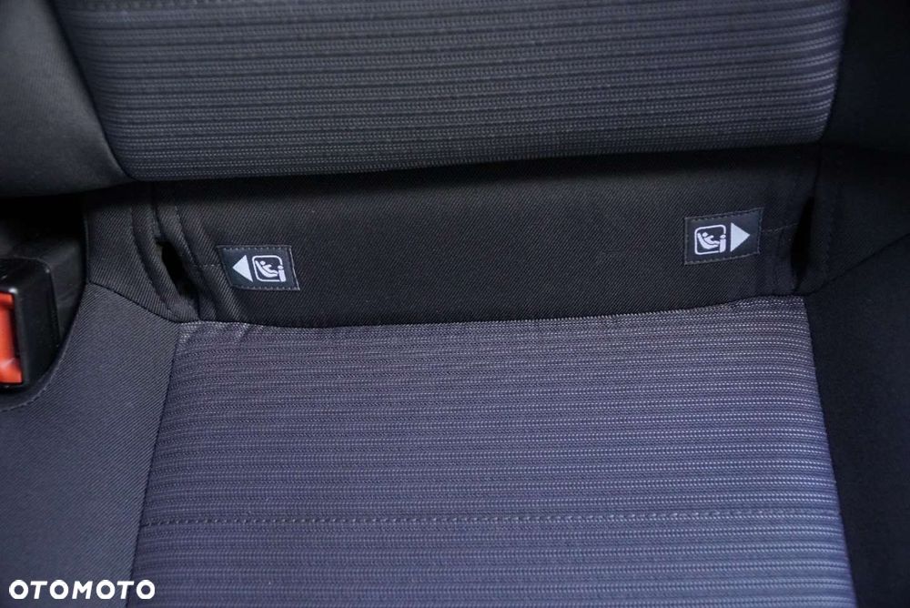 Toyota Avensis 2.0 D-4D Premium - 19