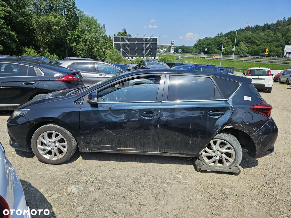 Toyota Auris 1.8 HSD Luna - 7