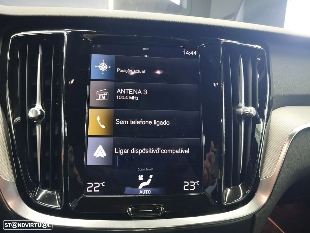 Volvo S60 2.0 T8 PHEV R-Design AWD - 25