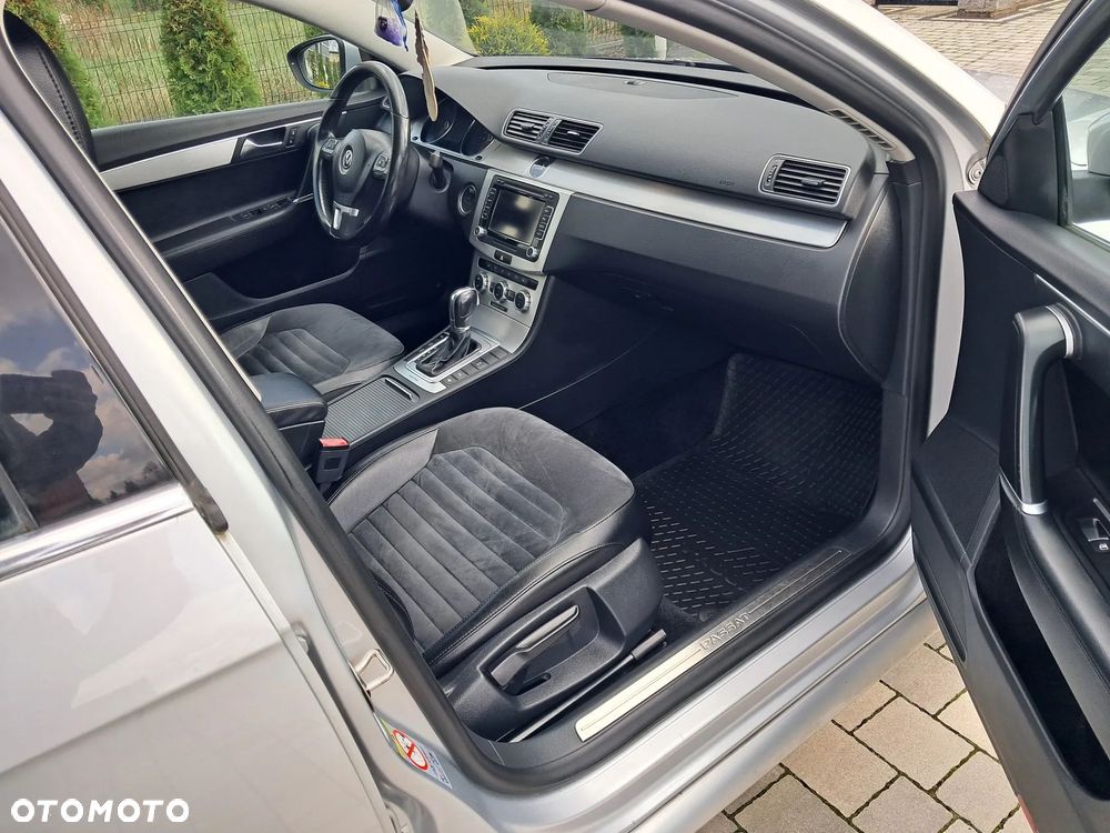 Volkswagen Passat Variant 2.0 TDI 4Motion DPF DSG Highline - 4
