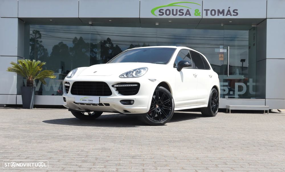 Porsche Cayenne Turbo - 2