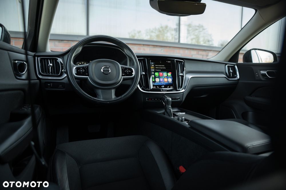 Volvo V60 D3 Drive-E Momentum - 28