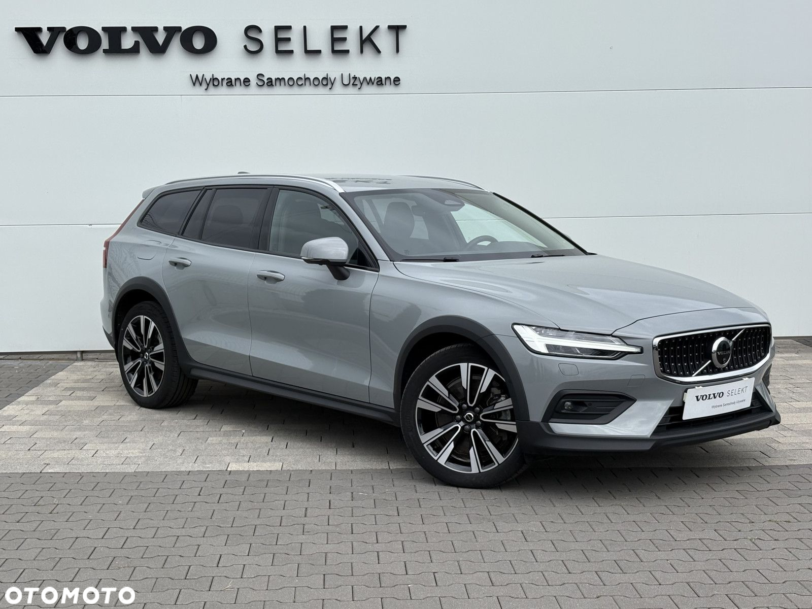 Volvo V60 Cross Country - 2