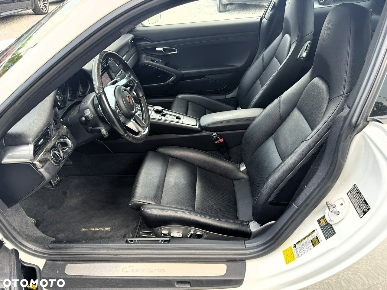 Porsche 911 Carrera - 11