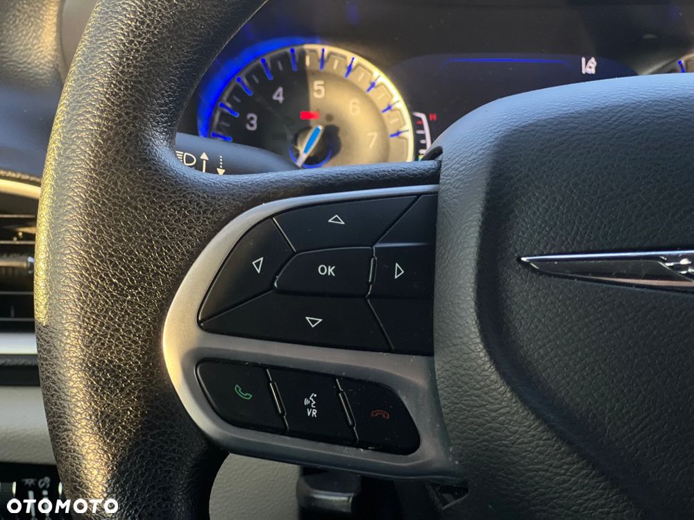 Chrysler Pacifica - 18