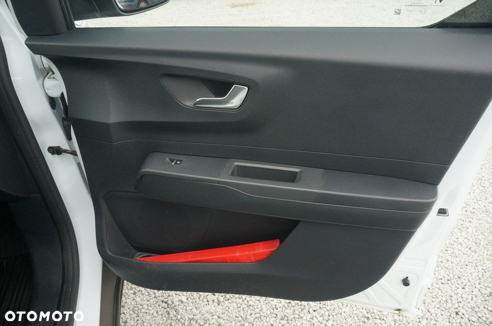 Ford Transit Courier - 19