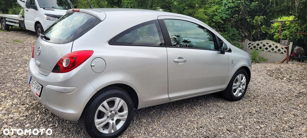 Opel Corsa - 32