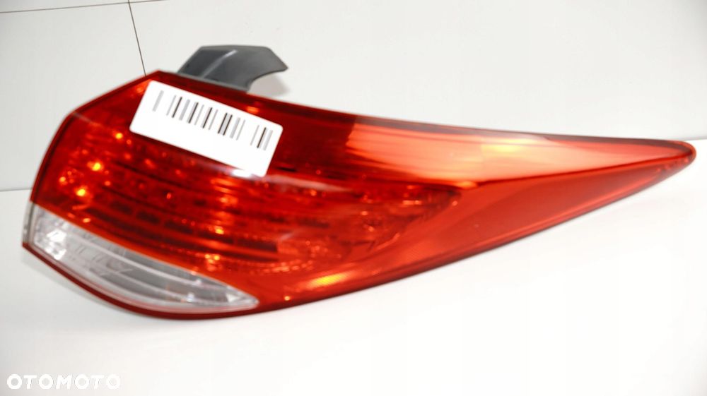 LAMPA PRAWY TYŁ TYLNA HYUNDAI I40 KOMBI 11-14R LED - 1