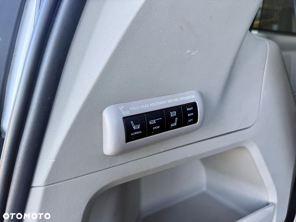 Chrysler Town & Country 3.6 Limited - 28
