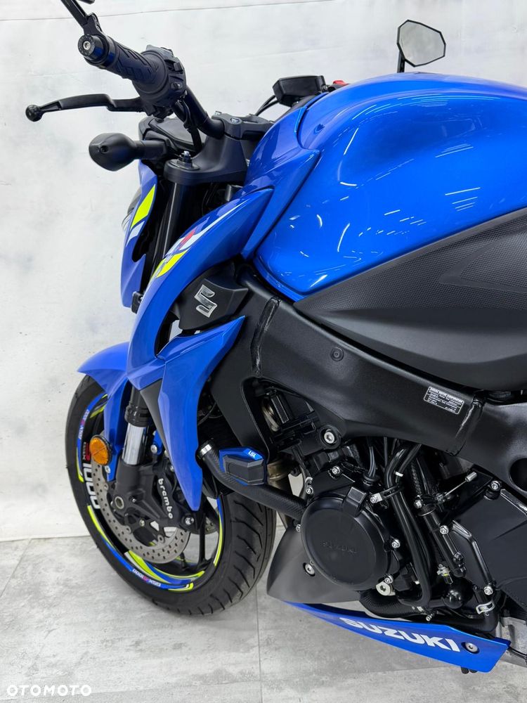 Suzuki GSX 1000 - 15