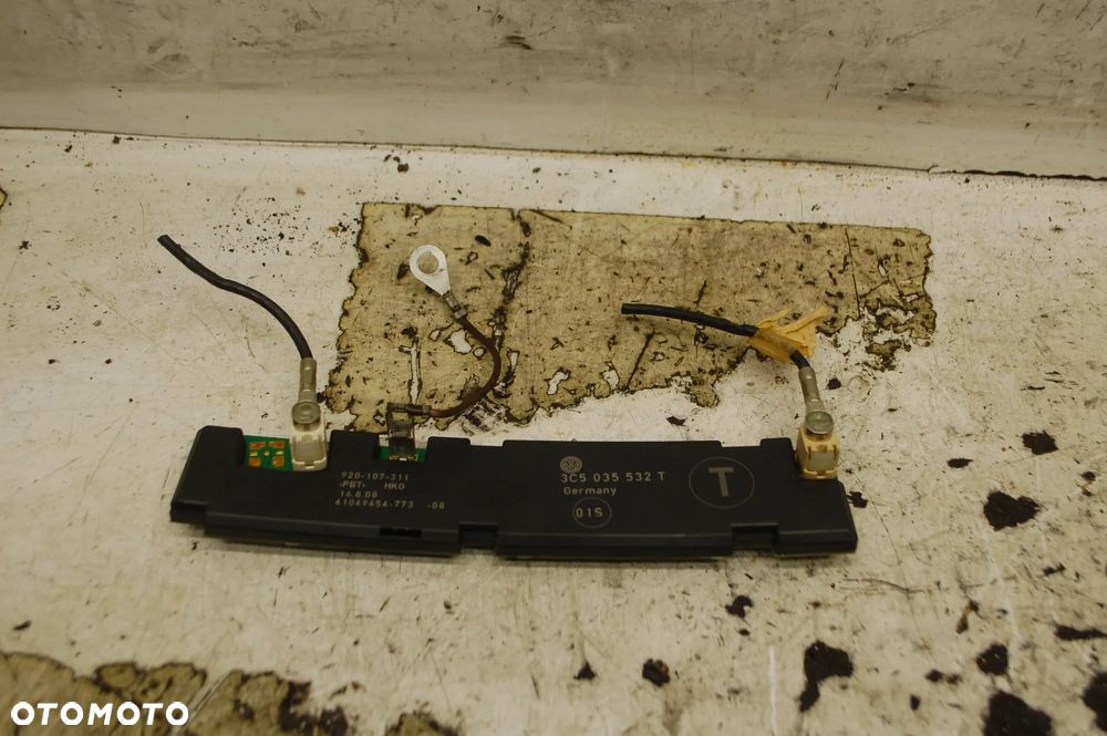 WZMACNIACZ ANTENY 3C5035532T VW PASSAT B6 B7 SEDAN - 1