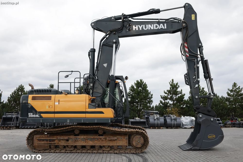 Hyundai HX300AL - 10