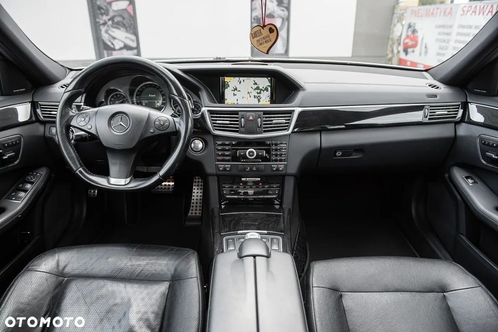 Mercedes-Benz Klasa E 350 CDI DPF BlueEFFICIENCY 7G-TRONIC Avantgarde - 29
