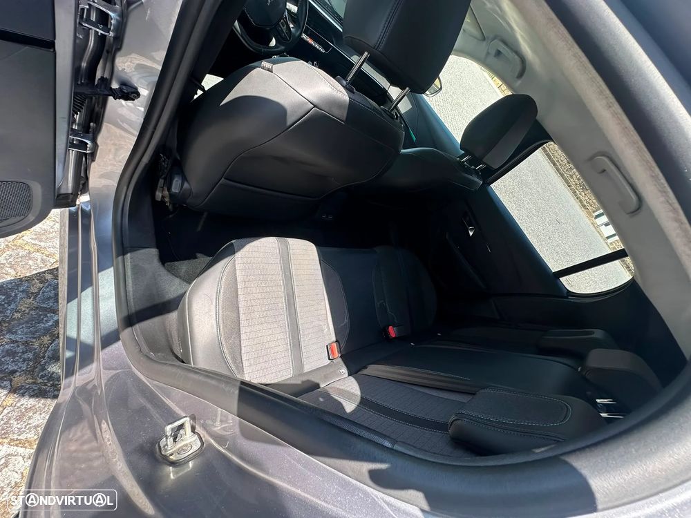 Peugeot 208 1.2 PureTech Allure - 26
