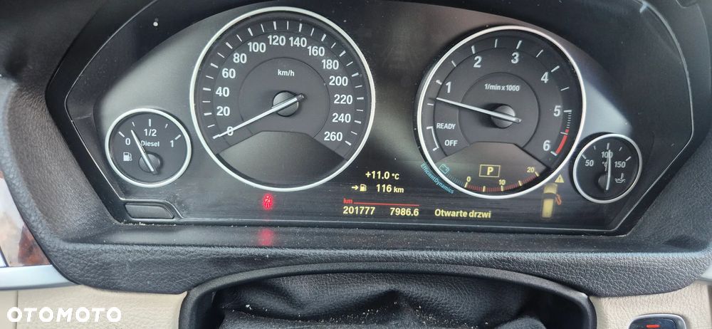 BMW Seria 3 330d Edition Luxury Line Purity - 24