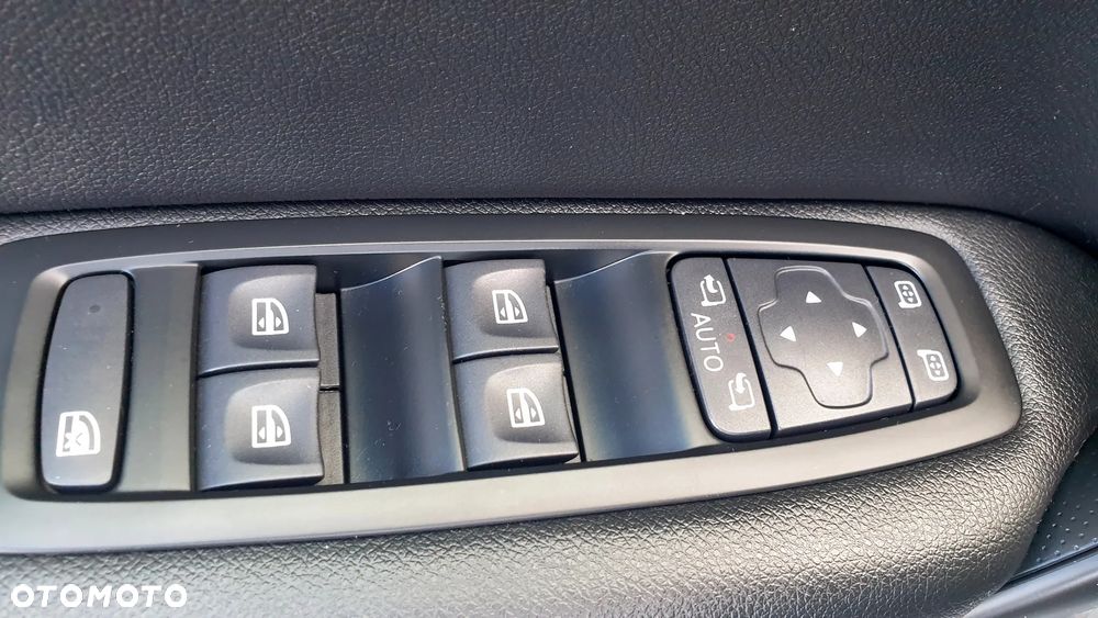 Renault Megane ENERGY TCe 130 EDC BOSE EDITION - 13