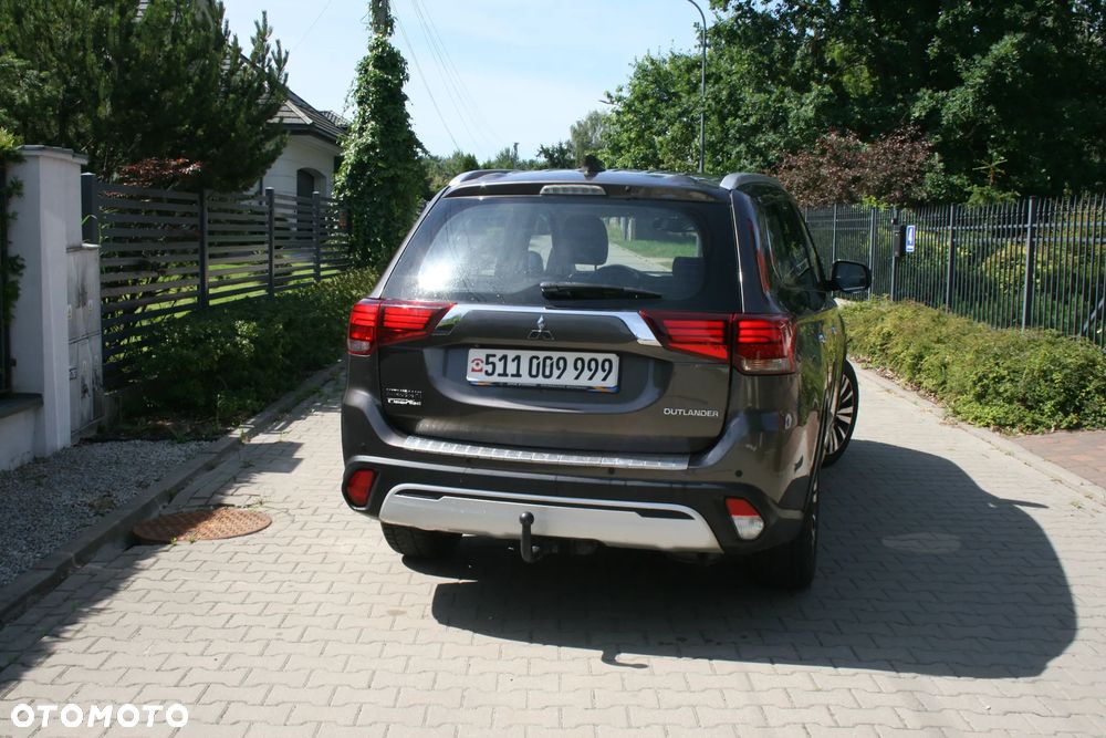Mitsubishi Outlander 2.0 City Style 2WD - 2