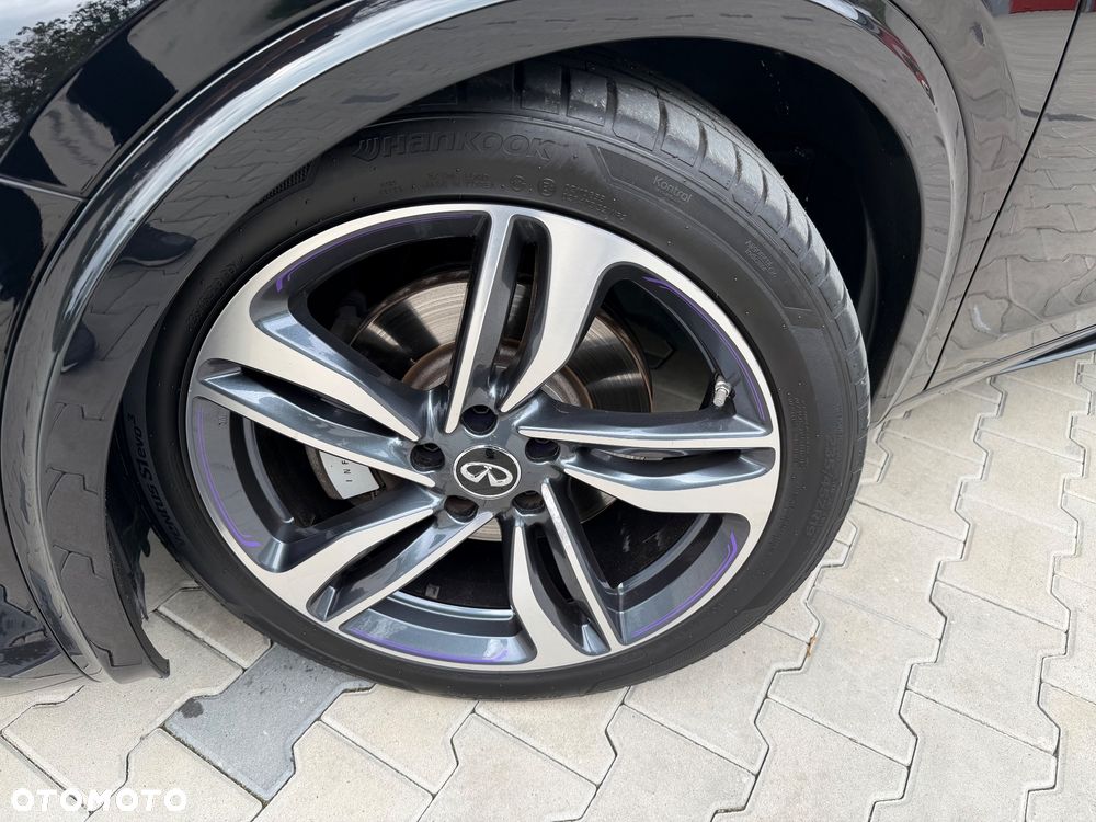 Infiniti Q30 2.0t DCT AWD Sport City Black - 10